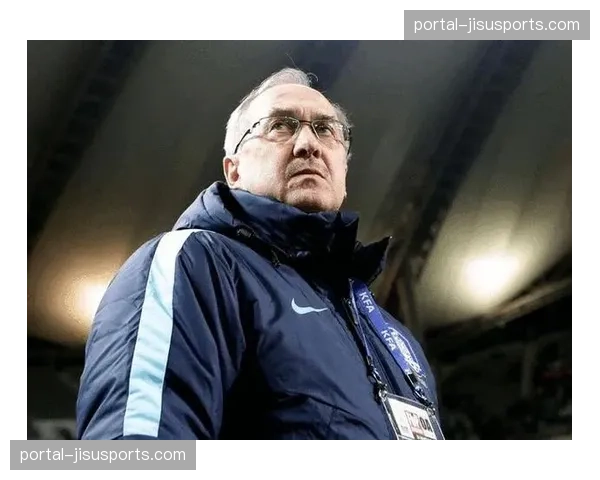 战术深度:分析卡罗莱纳飓风队本赛季成功的“锋线群狼”战术 战术深度:分析卡罗莱纳飓风队本赛季成功的“锋线群狼”战术