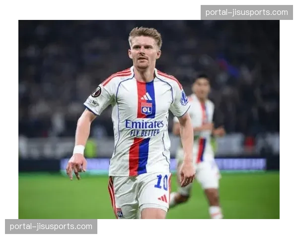 里昂中场苏尔克肌肉受伤，开始日期为2026年4月6日